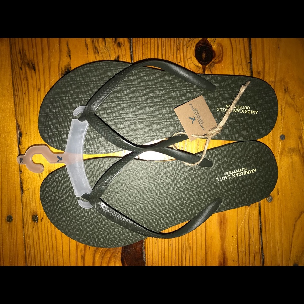 American Eagle Sandals